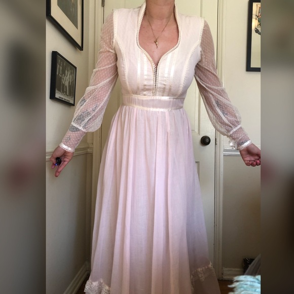 SOLD | 70s Vintage Gunne Sax Pink Prairie Dress - Picture 4 of 14